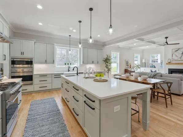 1603 Griffen Grv, Charlottesville, VA 22901