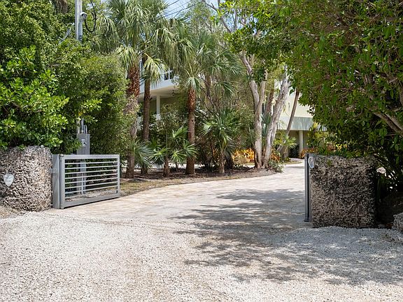 2nd image of 80980 Overseas Hwy