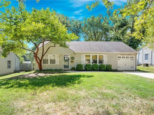 2611 W 77th St, Prairie Village, KS 66208