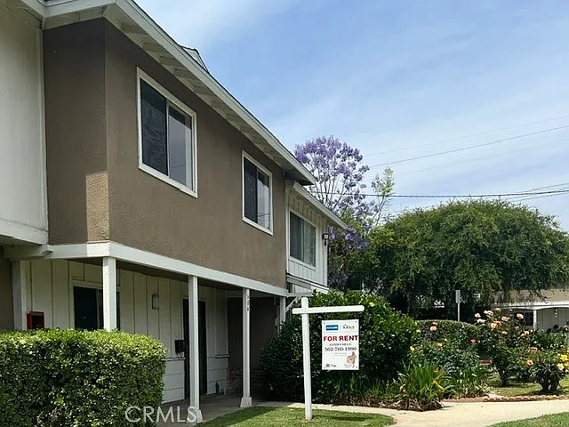 684 E Lee Pl — Photo 43
