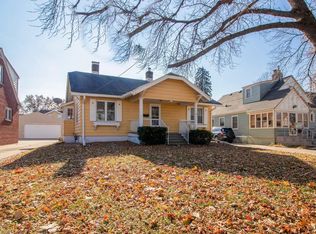 4216 Holland Dr, Des Moines, IA 50310