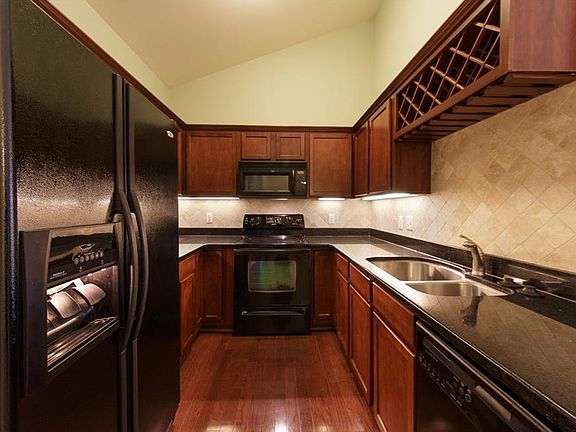 4th image of 25548 Portico Ln #1