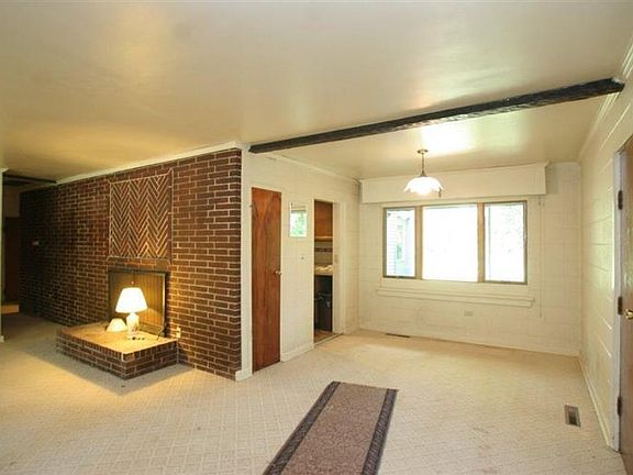 5th image of 535 W South College St