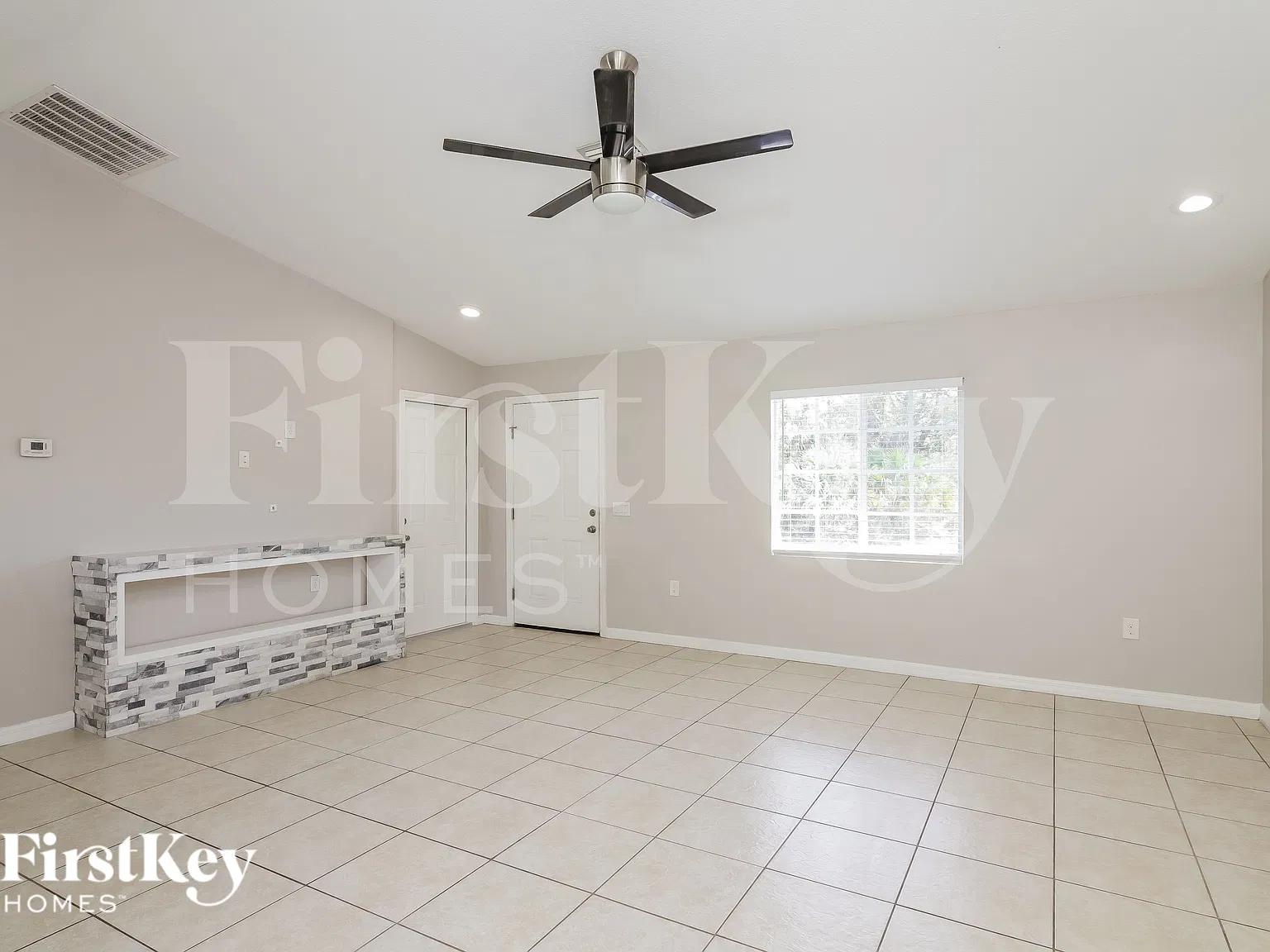 3 bed, 2.0 bath, 1170 sqft, $1,805 — Photo 2