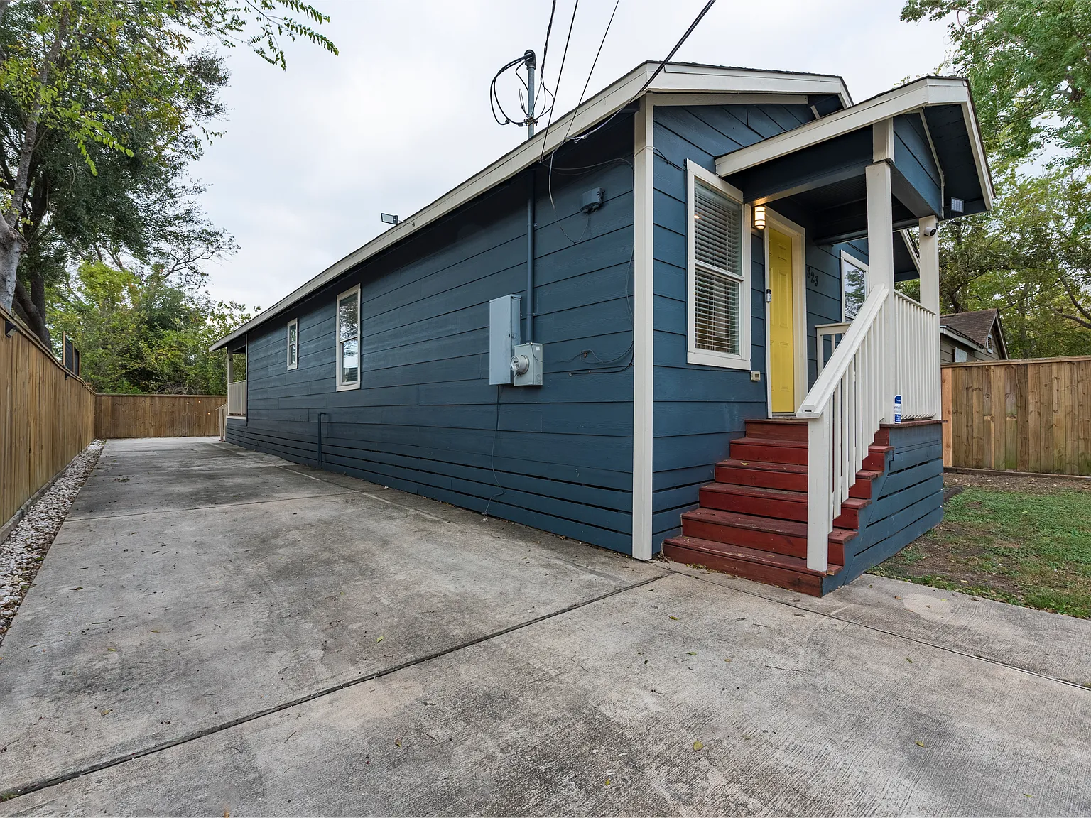 3 bed, 1129 sqft, $2,500 — Photo 2