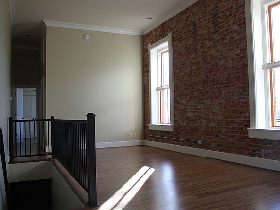 3rd image of 109 W 3rd Ave APT 201