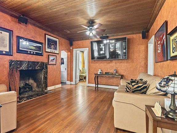 4th image of 428 W Magnolia Ave