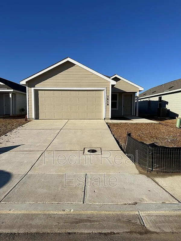 4 bed, 2.0 bath, 1627 sqft, $1,700 — Photo 1