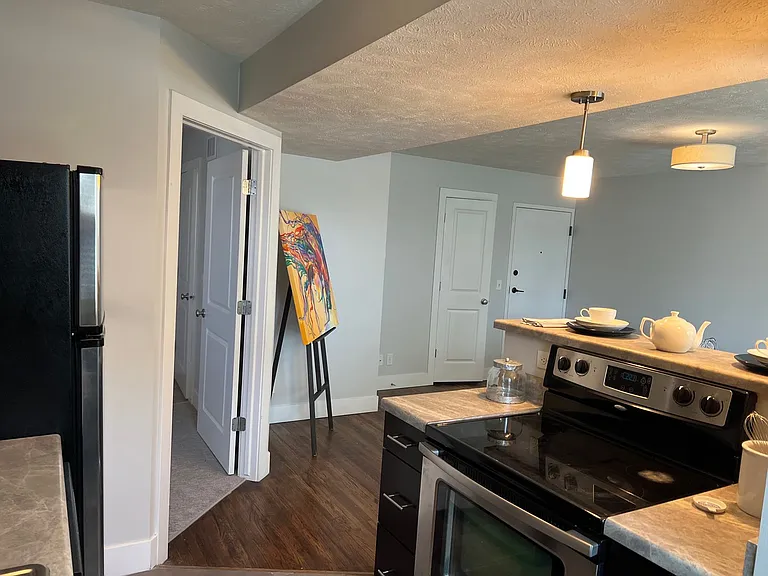 628 Park Ave — Photo 91
