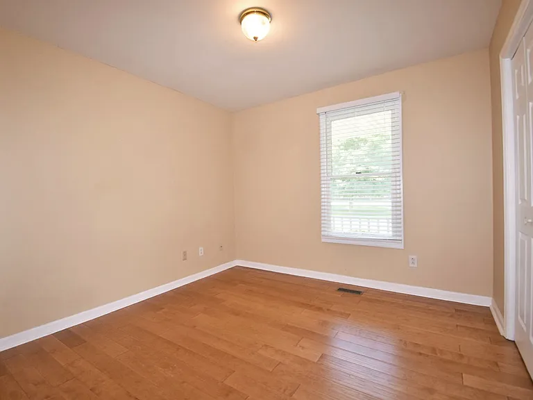 1525 W Harpeth Rd — Photo 13