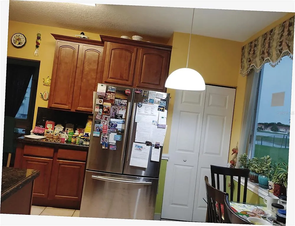 4 bed, 3.0 bath, 2165 sqft, $3,500 — Photo 2