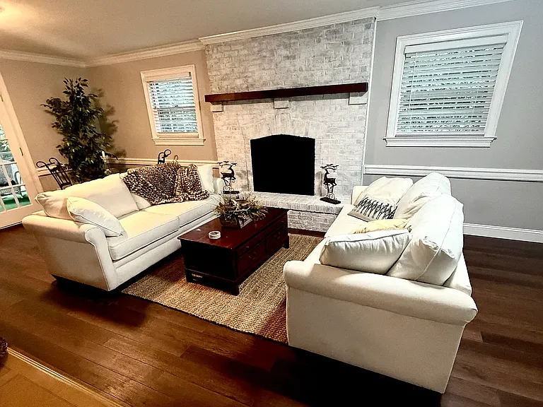 2310 Vineyard Ln — Photo 1