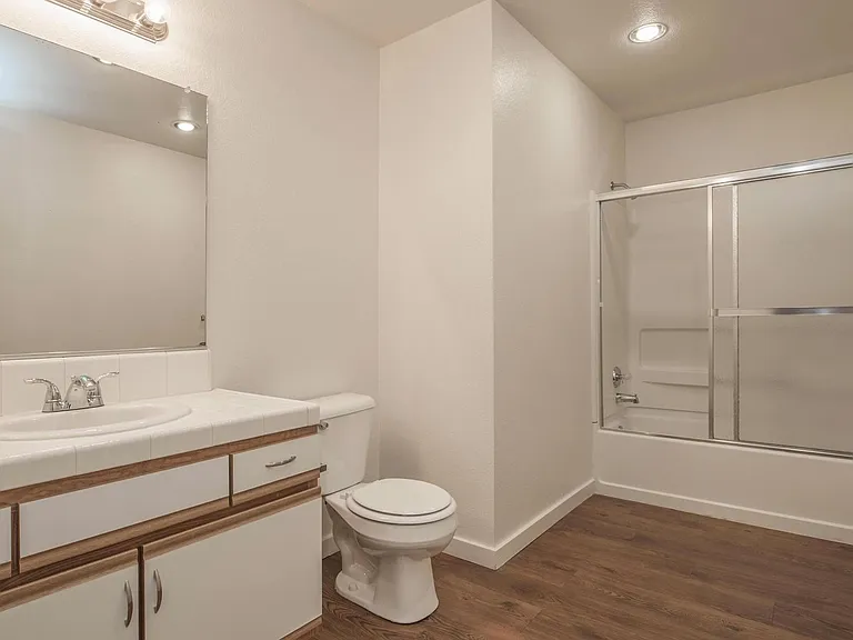 Sierra Hills Apts — Photo 11