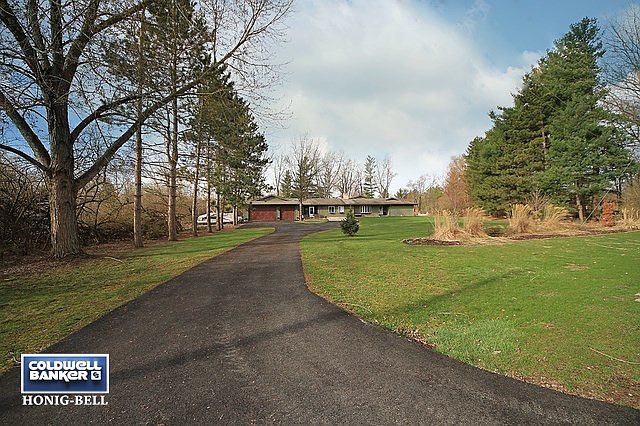 1st image of 3251 N Lakeside Dr