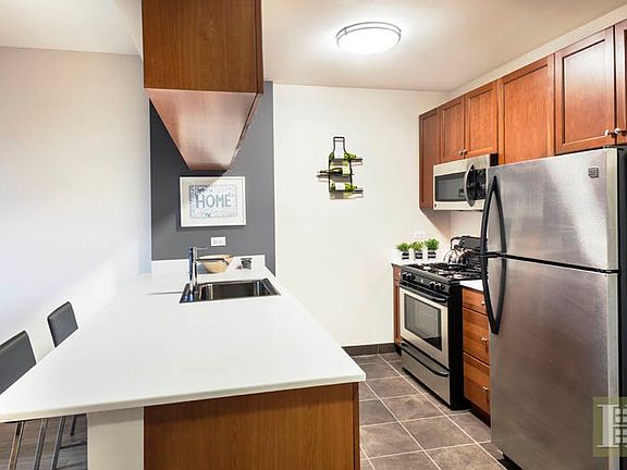 2nd image of 363 Wythe Ave #F5