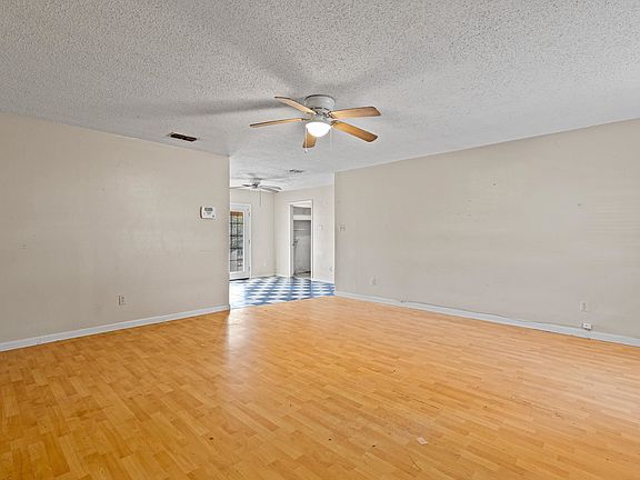 5th image of 2606 Cedarcrest Dr