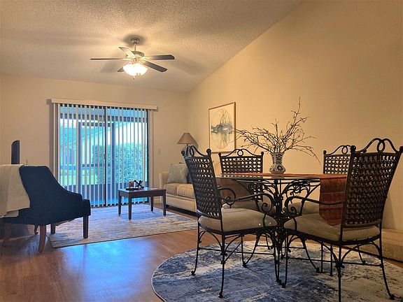 Dining room (buffet not visible).