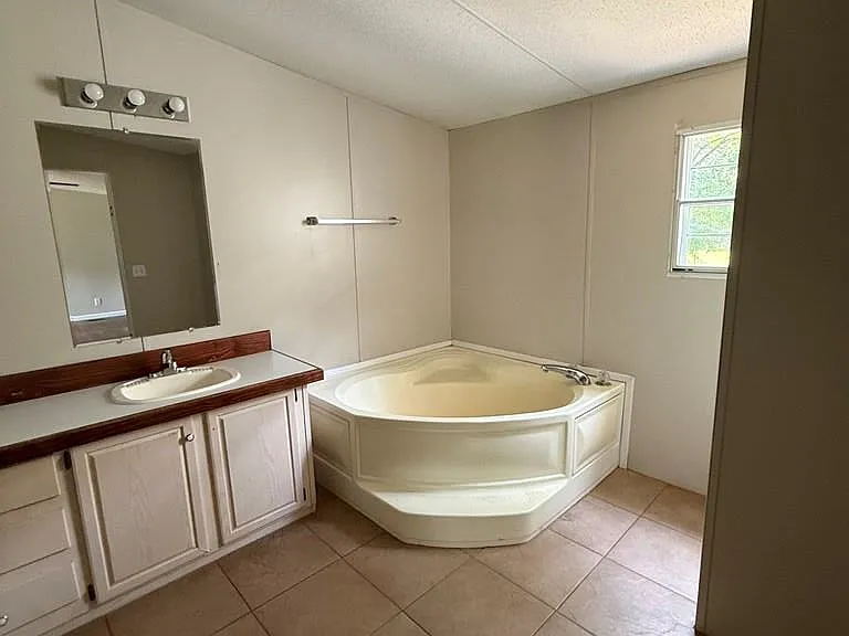 106 Cravey Ln — Photo 8