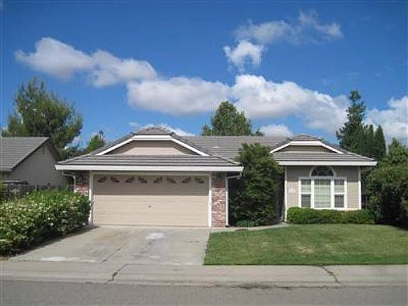 3rd image of 354 Fuller Ln