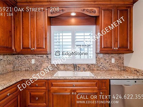 3rd image of 25921 Oak St Unit 208