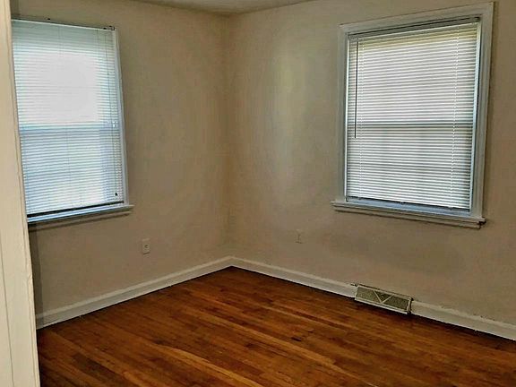 3rd image of 515 Hunt Ave