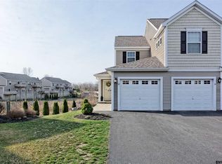 32 Governor Cir, Albany, NY 12208
