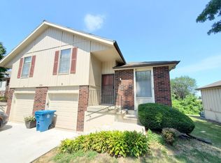 512 SE 3rd Ter APT B, Lees Summit, MO 64063