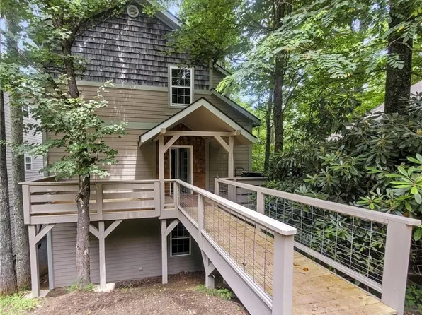 196 Inn At Crestwood Drive, Boone, NC 28607