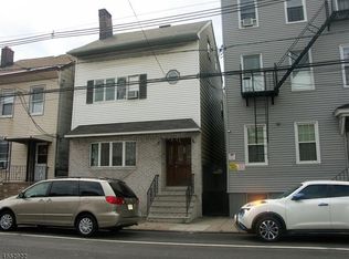 220 Walnut St, Newark, NJ 07105