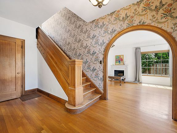 2nd image of 2052 Alameda Way