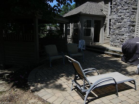 4th image of 2145 Redwood Pl