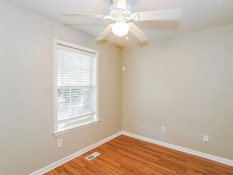 100 Homestead Ln — Photo 14