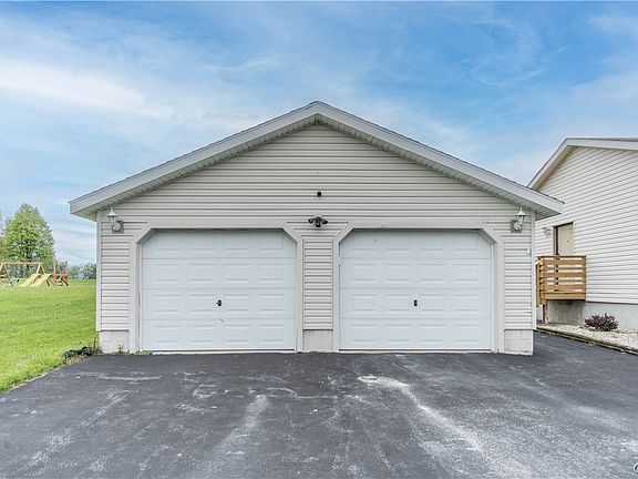4th image of 27165 Victory Ln