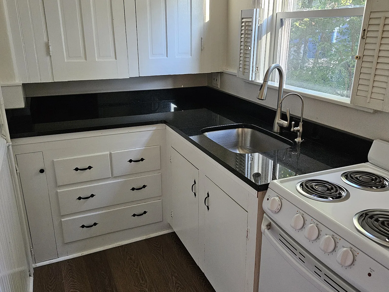 33 Ferris Ave — Photo 4