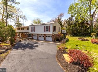 6811 Valley Brook Dr, Falls Church, VA 22042