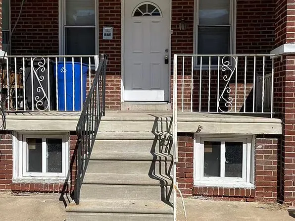2073 Carver St, Philadelphia, PA 19124