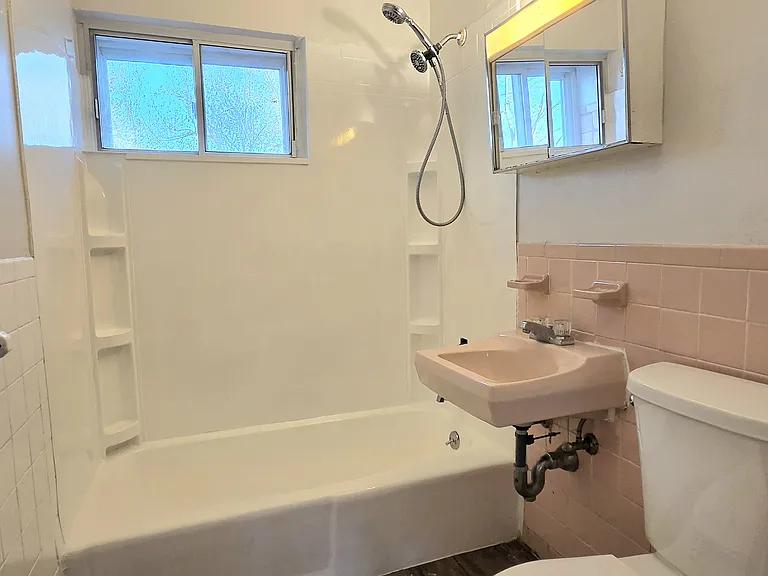 5 Waldemar Ave #3 — Photo 10