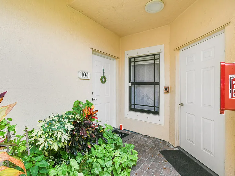 2916 Tuscany Ct #104 — Photo 2