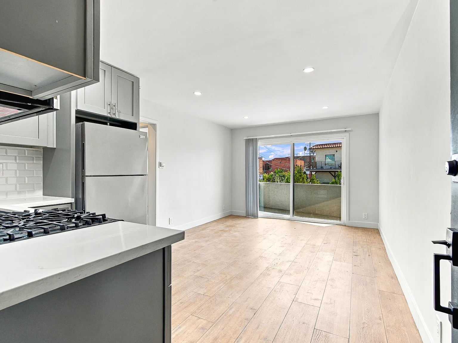 1 bed, $2,014 — Photo 3