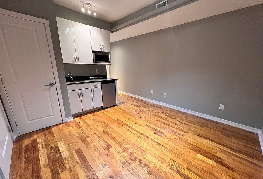 1st image of 531 N Budd St APT 3B