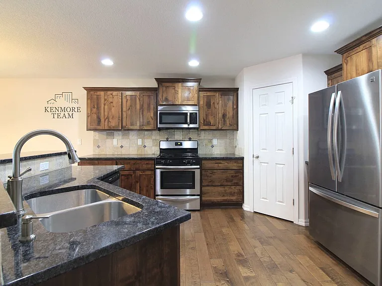 406 Lakerose Loop — Photo 3