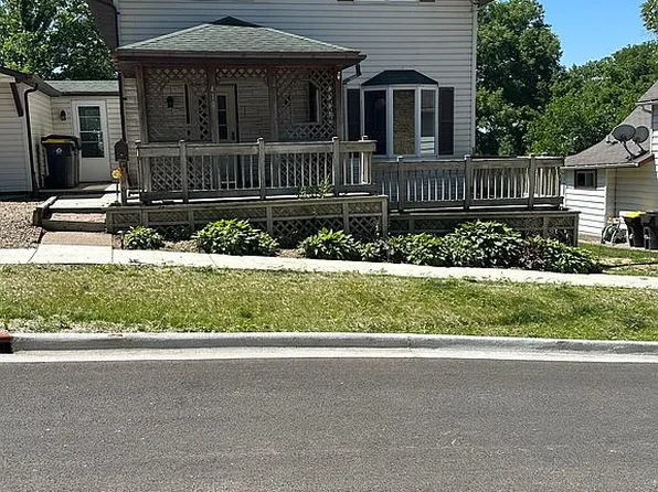 410 Oxford St, East Dubuque, IL 61025