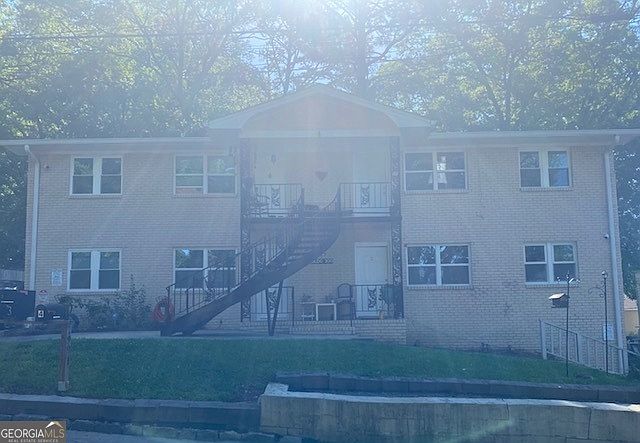 1st image of 989 Cleveland Ave