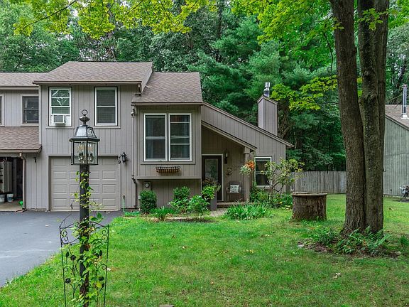 2nd image of 79 Arrow Wood Pl