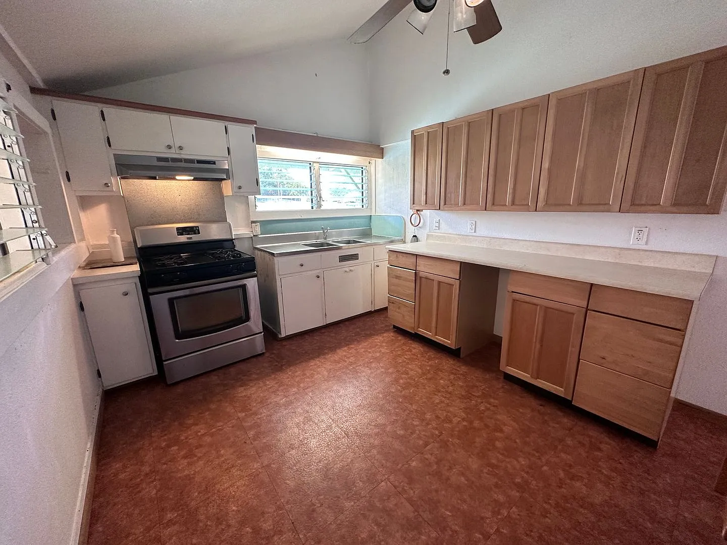 Close To Town With Ocean Views! — Photo 3
