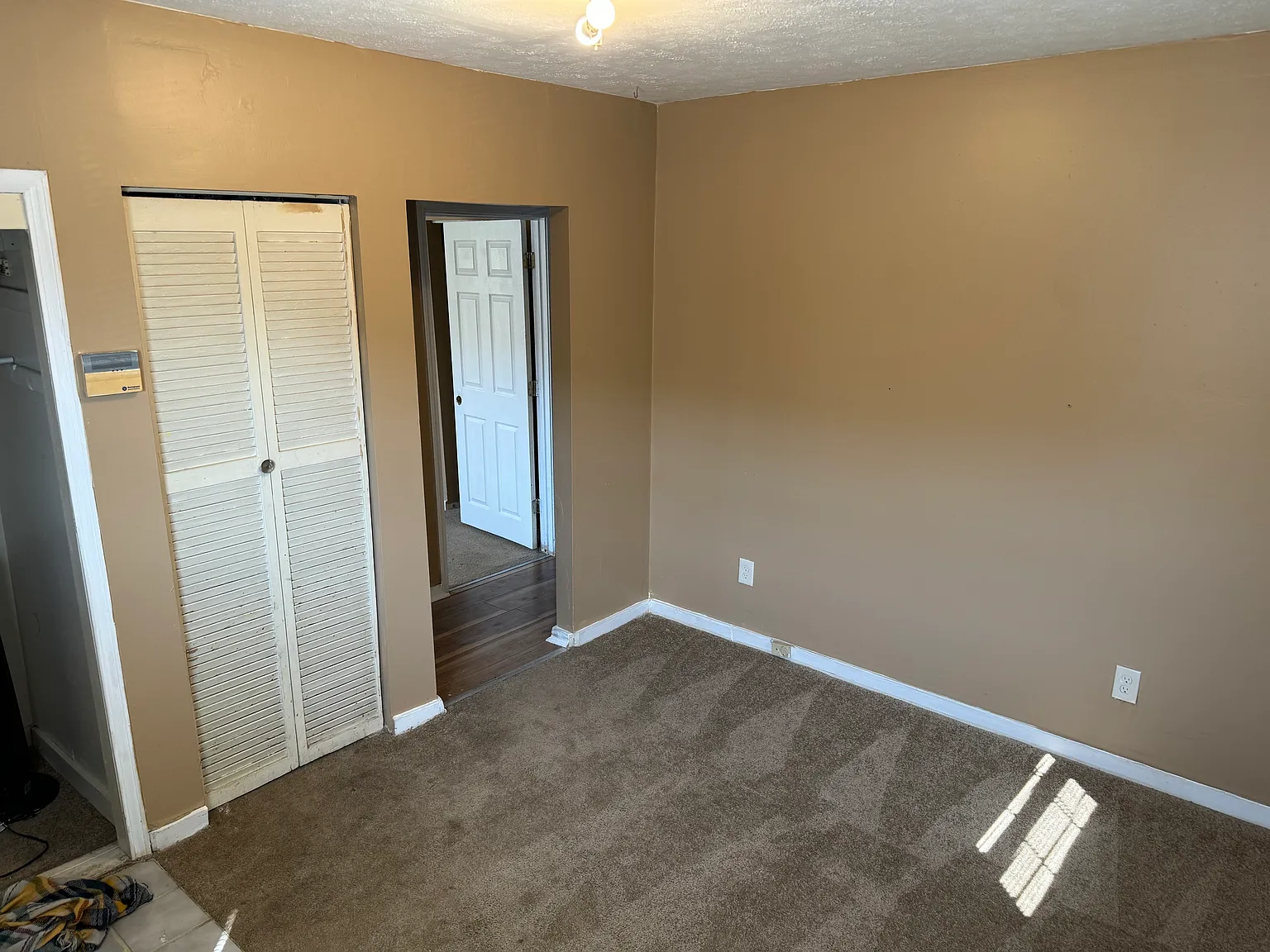 3 bed, 1100 sqft, $1,450 — Photo 2