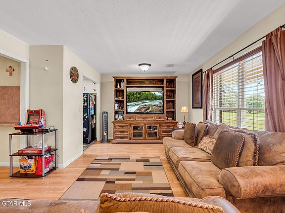4th image of 337 Oak Crest Cir