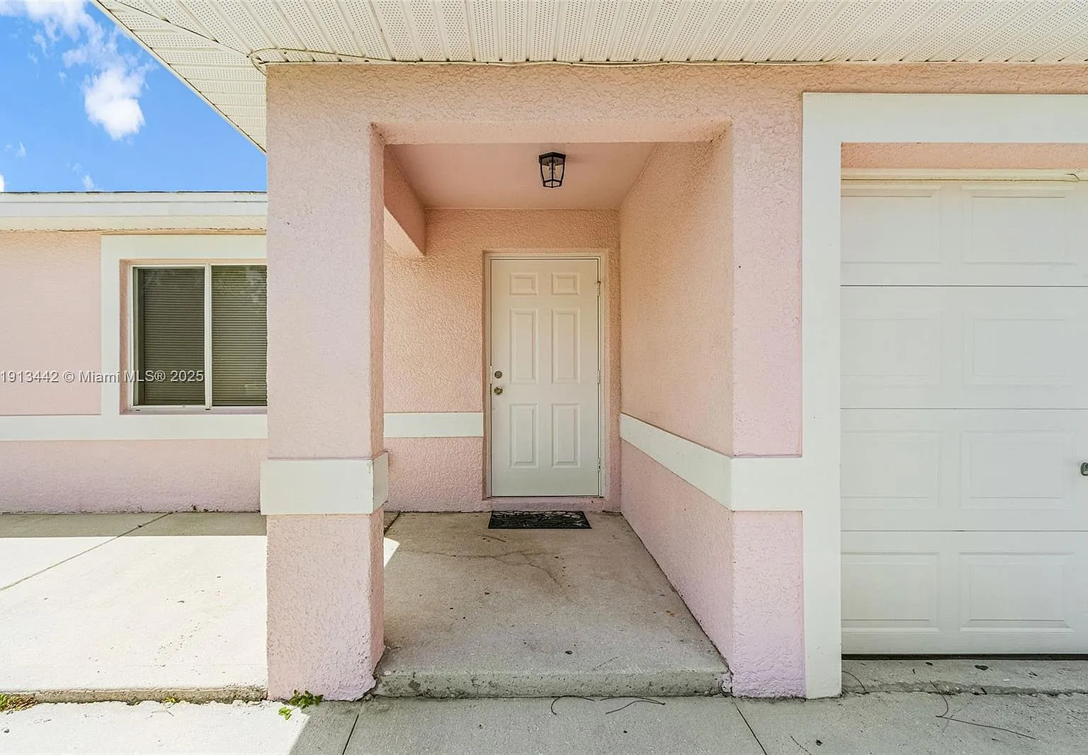 3 bed, 2.0 bath, $1,600 — Photo 3