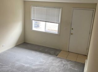 700 Bode Rd APT 3A, Elgin, IL 60120