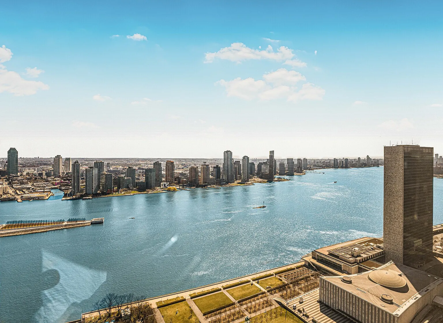 845 United Nations Plaza — Photo 1